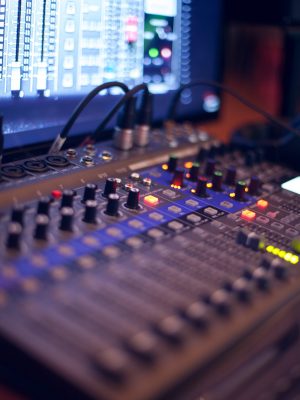 pexels-benjamin-lehman-1436141